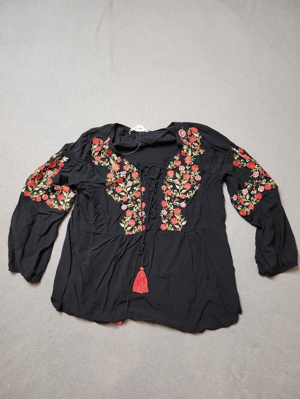 Luna Moon Lace Up Embroidered Blouse Sz L